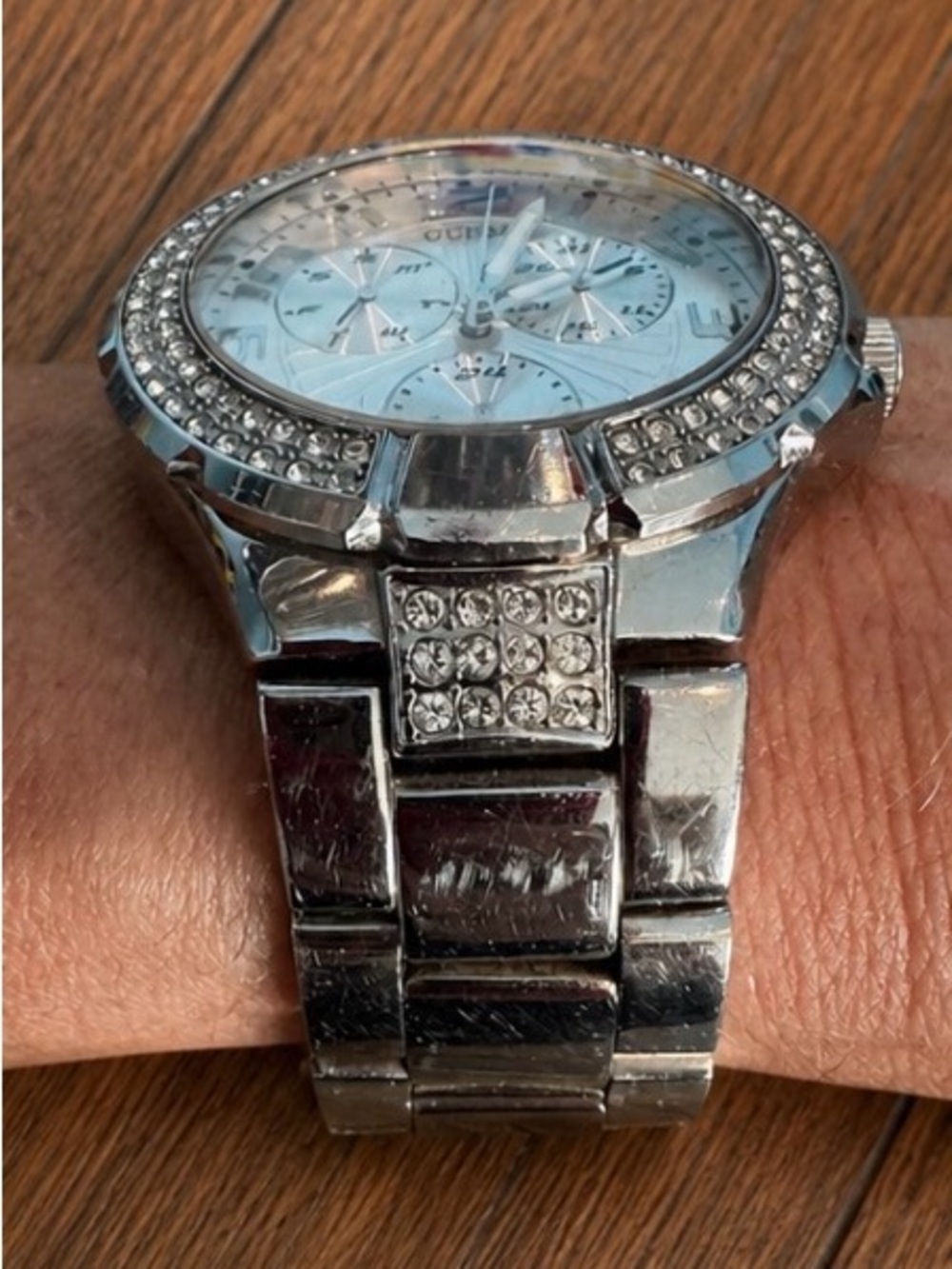 Guess Silver Tone Rhinestone Chronograph Style Watch Women’s Bling - Picture 2 of 6